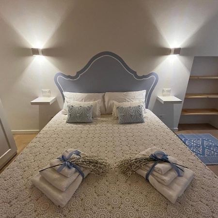 La Piccola Casa Al Lago - Intera Casa Con 3 Camere E 2 Box Salò Eksteriør billede
