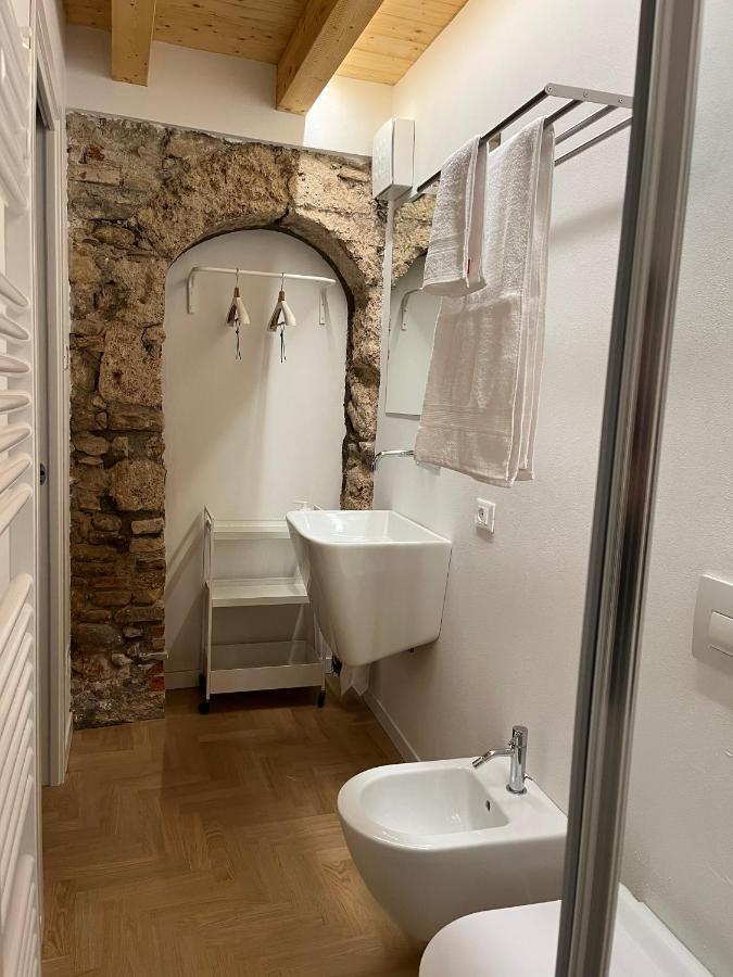 La Piccola Casa Al Lago - Intera Casa Con 3 Camere E 2 Box Salò Eksteriør billede