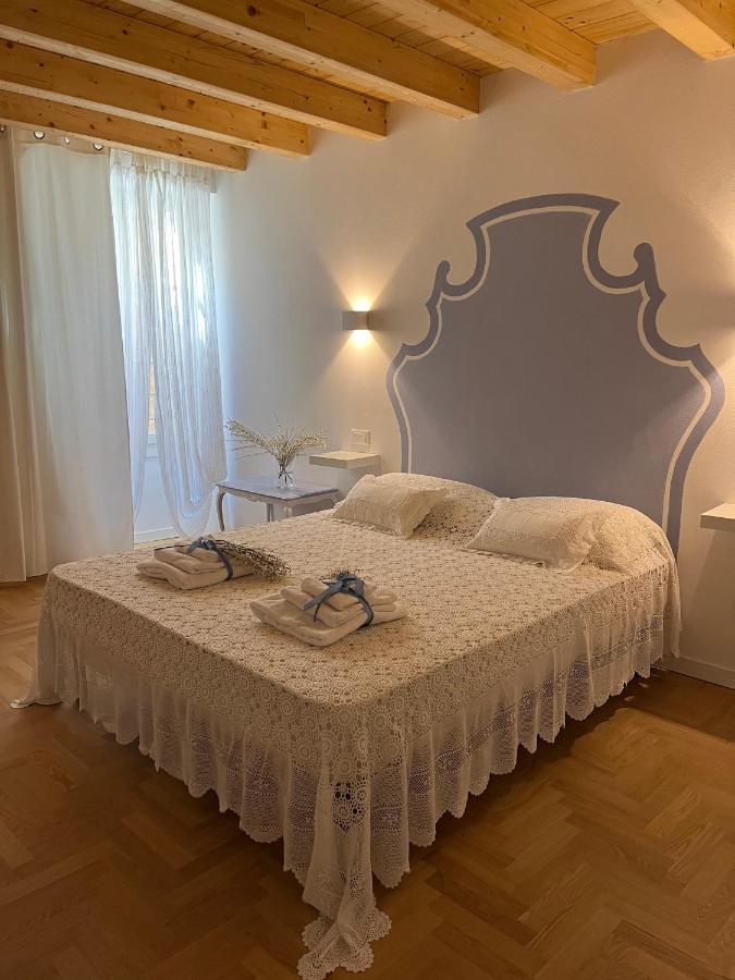 La Piccola Casa Al Lago - Intera Casa Con 3 Camere E 2 Box Salò Eksteriør billede