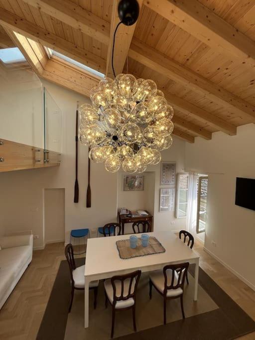 La Piccola Casa Al Lago - Intera Casa Con 3 Camere E 2 Box Salò Eksteriør billede