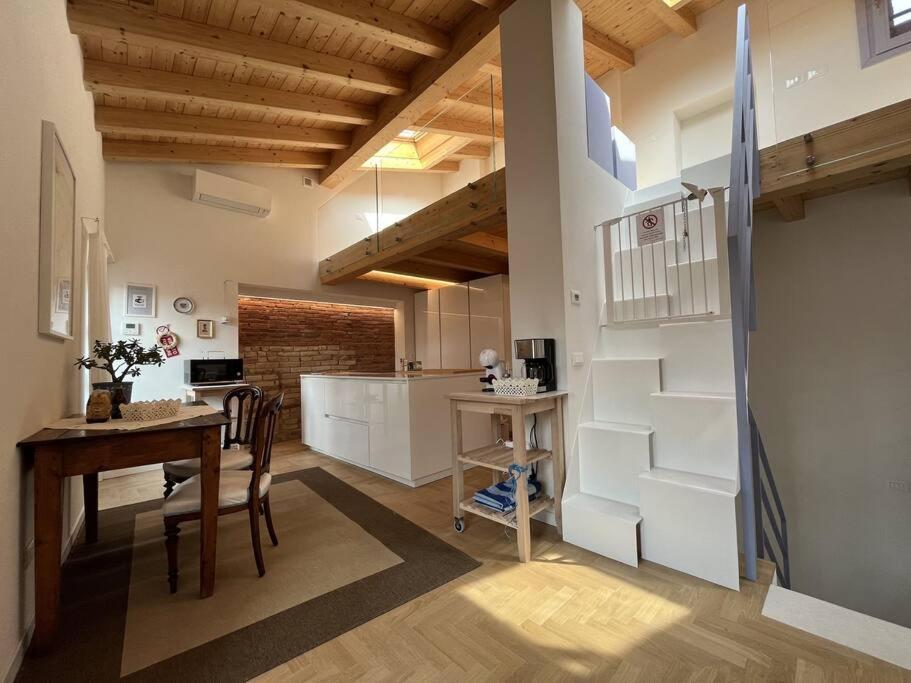 La Piccola Casa Al Lago - Intera Casa Con 3 Camere E 2 Box Salò Eksteriør billede