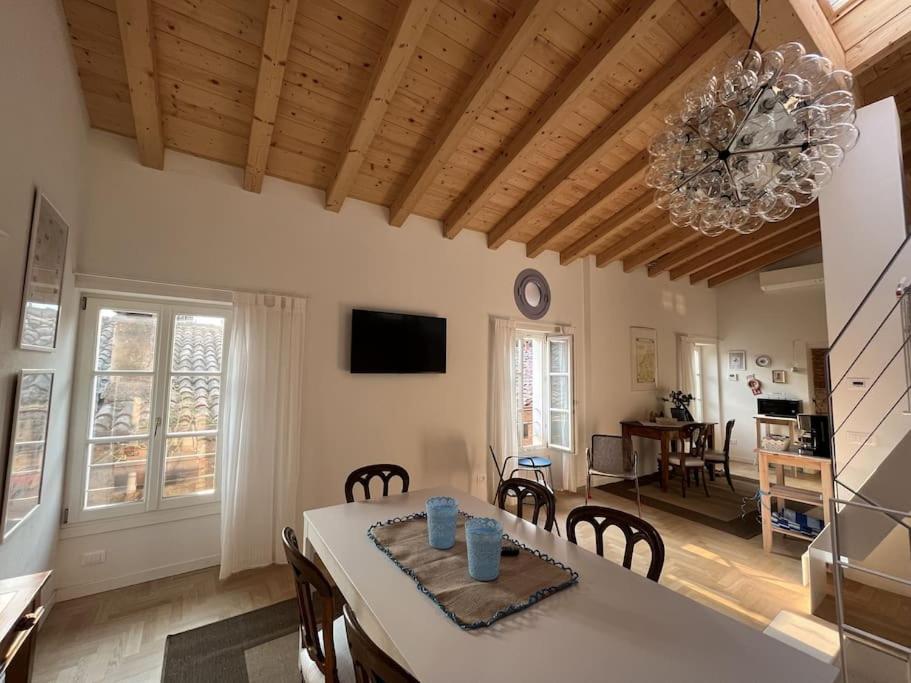 La Piccola Casa Al Lago - Intera Casa Con 3 Camere E 2 Box Salò Eksteriør billede