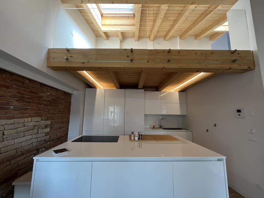 La Piccola Casa Al Lago - Intera Casa Con 3 Camere E 2 Box Salò Eksteriør billede