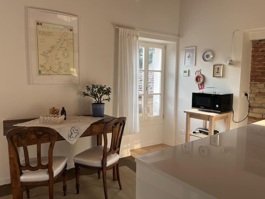 La Piccola Casa Al Lago - Intera Casa Con 3 Camere E 2 Box Salò Eksteriør billede