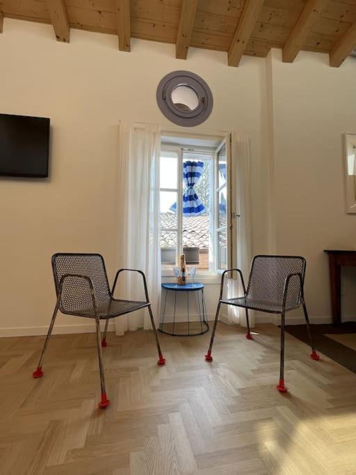 La Piccola Casa Al Lago - Intera Casa Con 3 Camere E 2 Box Salò Eksteriør billede