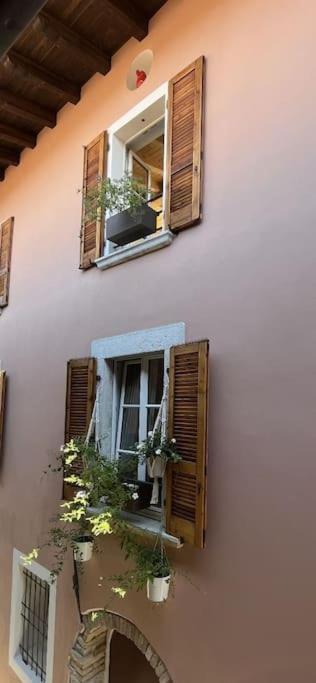 La Piccola Casa Al Lago - Intera Casa Con 3 Camere E 2 Box Salò Eksteriør billede