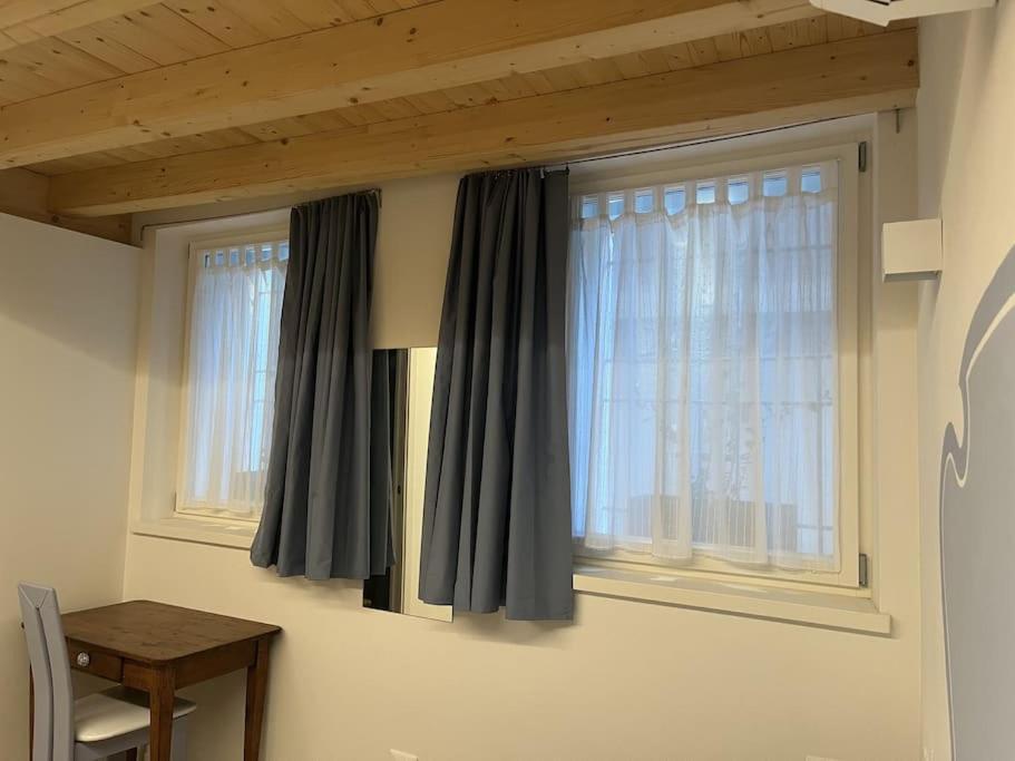 La Piccola Casa Al Lago - Intera Casa Con 3 Camere E 2 Box Salò Eksteriør billede